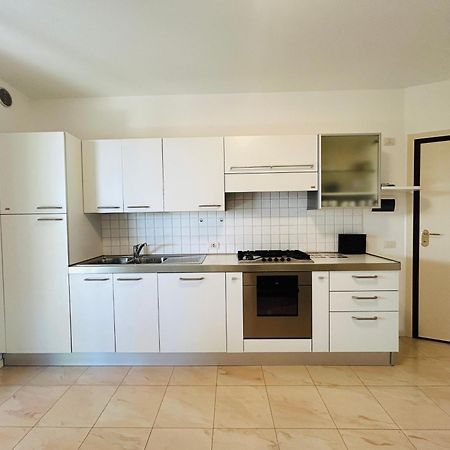 Damiano Chiesa Flexrent - Abissinia Lägenhet Riccione Exteriör bild